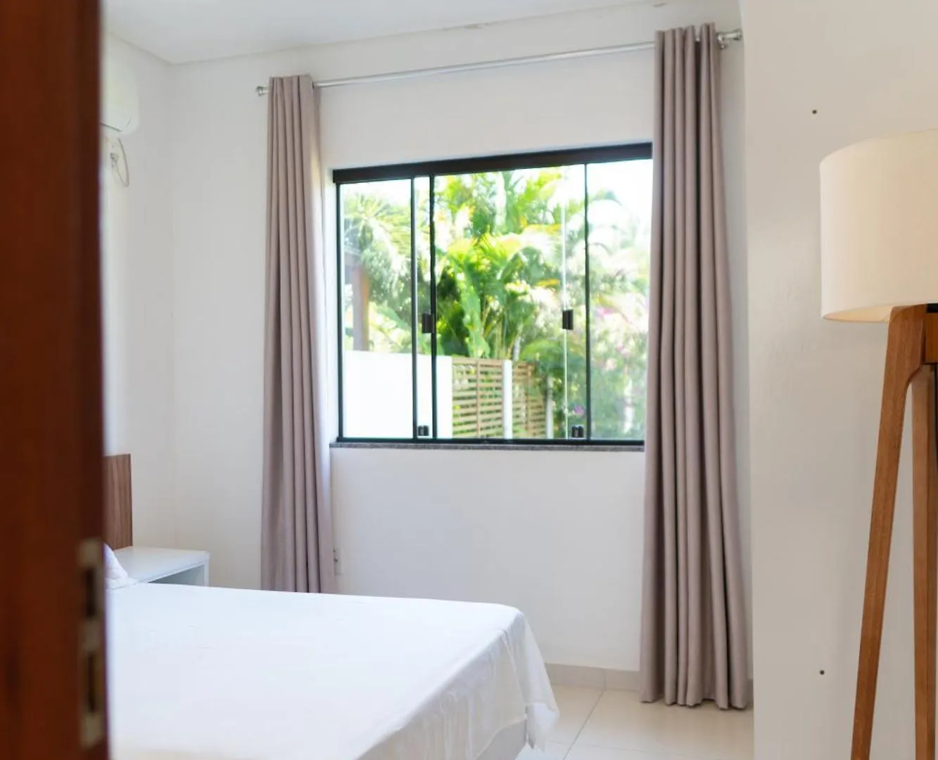 Born To Live House - 200M Da Praia Da Barra Garopaba